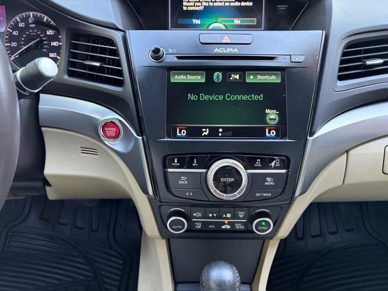 Acura ILX 8-Spd AT w/ Premium Package 2016