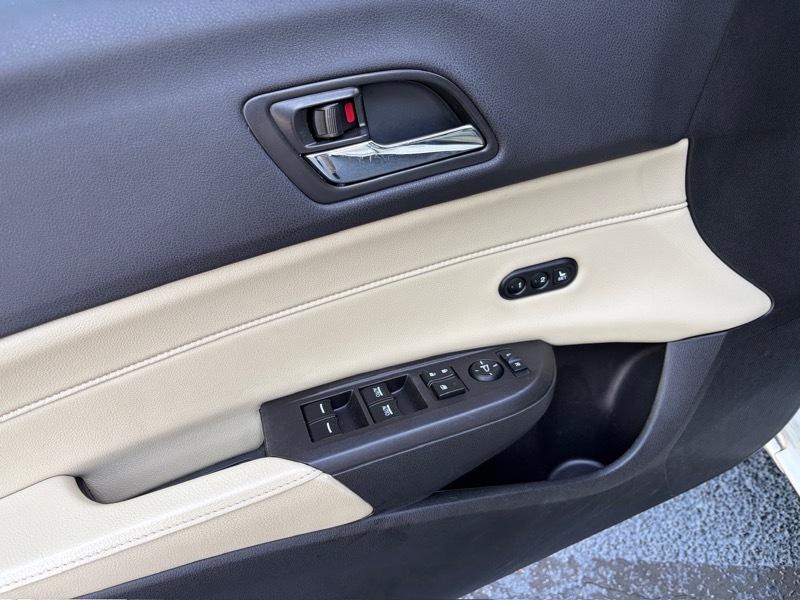 Acura ILX 8-Spd AT w/ Premium Package 2016