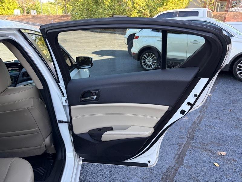 Acura ILX 8-Spd AT w/ Premium Package 2016