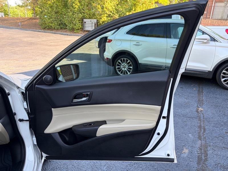 Acura ILX 8-Spd AT w/ Premium Package 2016