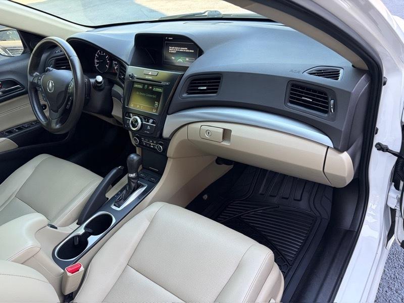 Acura ILX 8-Spd AT w/ Premium Package 2016