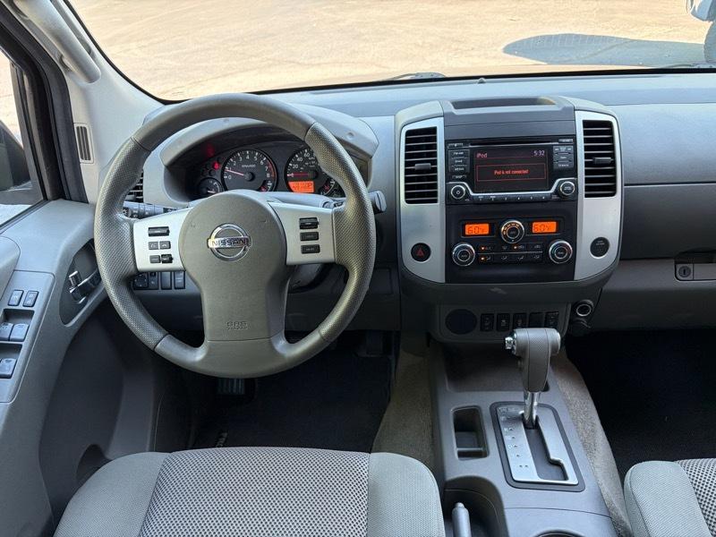 Nissan Frontier  2015