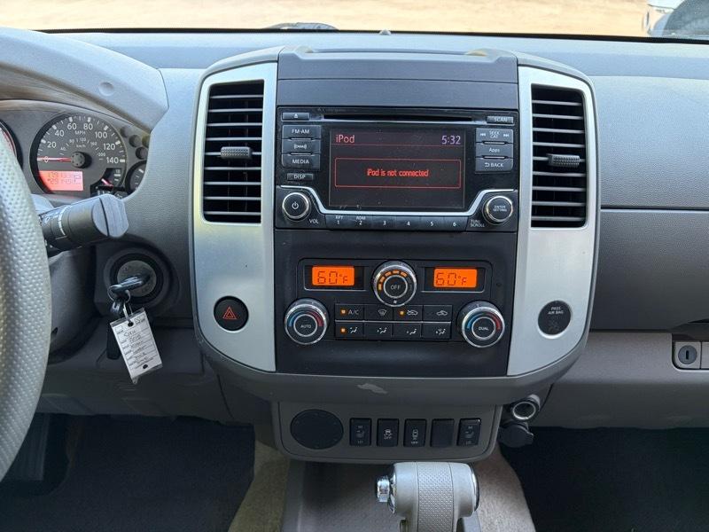 Nissan Frontier  2015