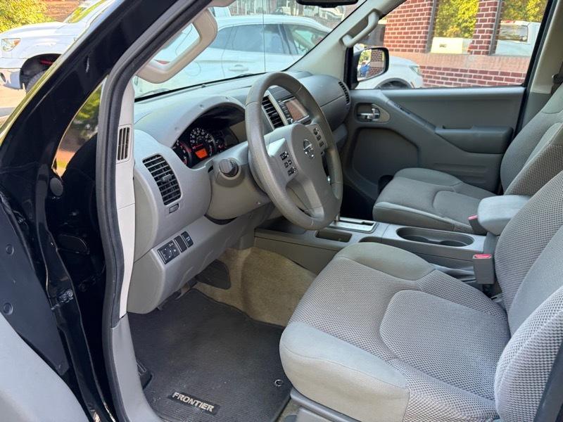 Nissan Frontier  2015