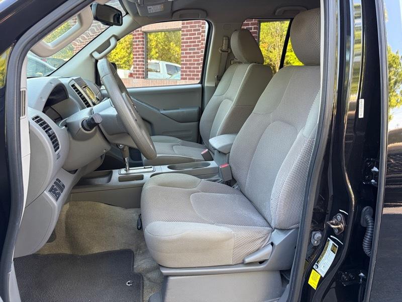 Nissan Frontier  2015