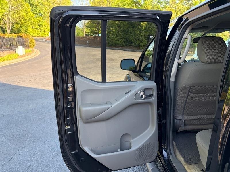 Nissan Frontier  2015