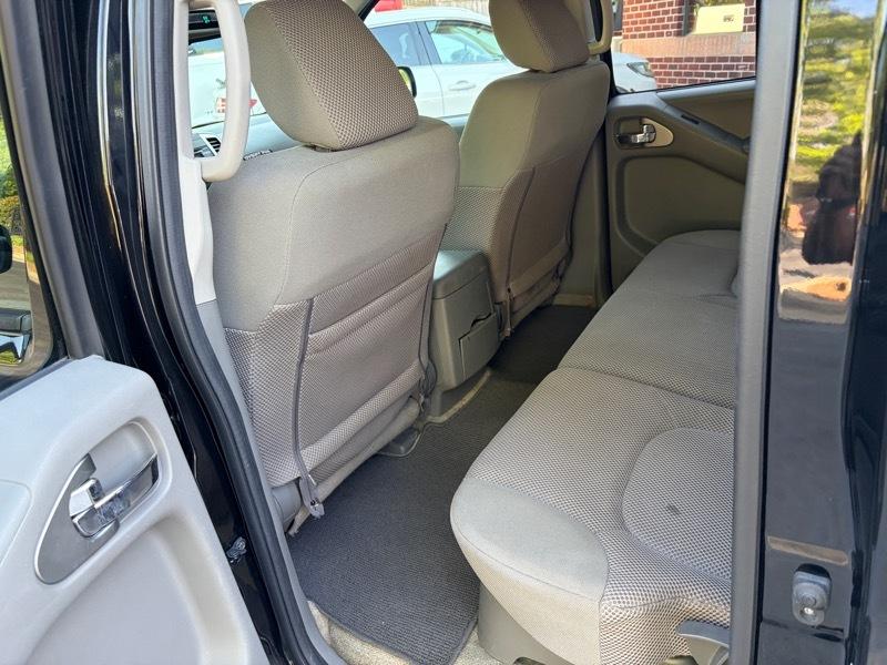 Nissan Frontier  2015