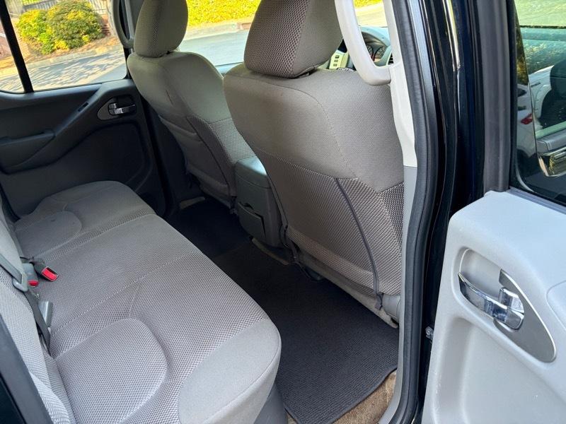 Nissan Frontier  2015