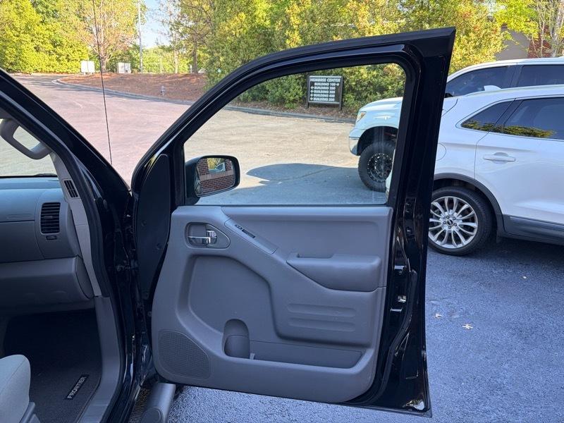 Nissan Frontier  2015