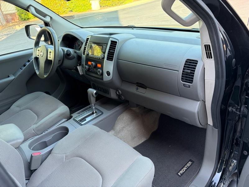 Nissan Frontier  2015