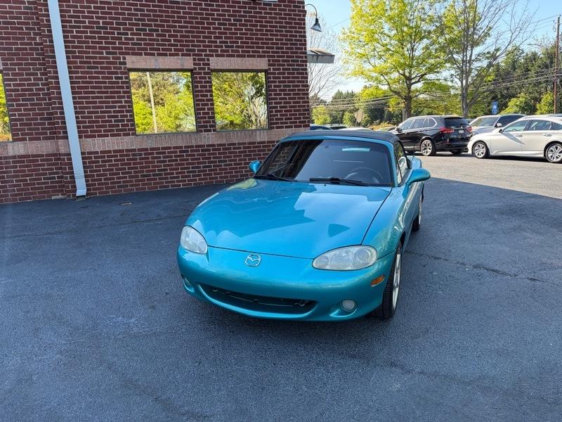 Mazda MX-5 Miata Base 2003