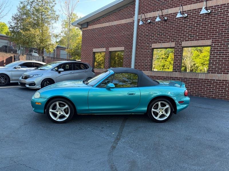 Mazda MX-5 Miata Base 2003