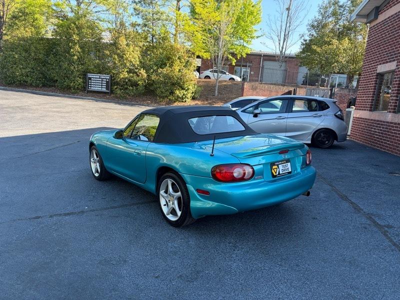 Mazda MX-5 Miata Base 2003