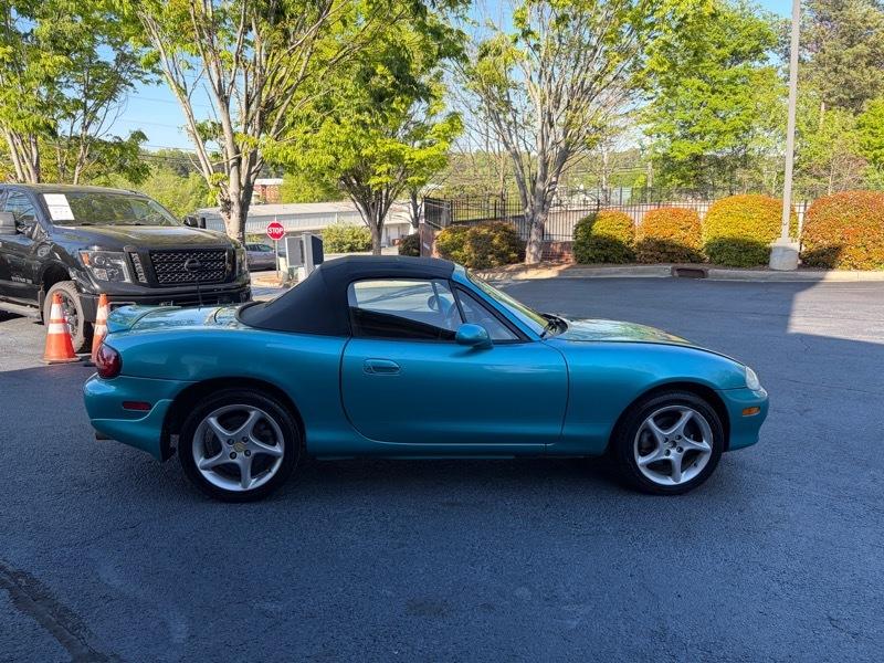 Mazda MX-5 Miata Base 2003