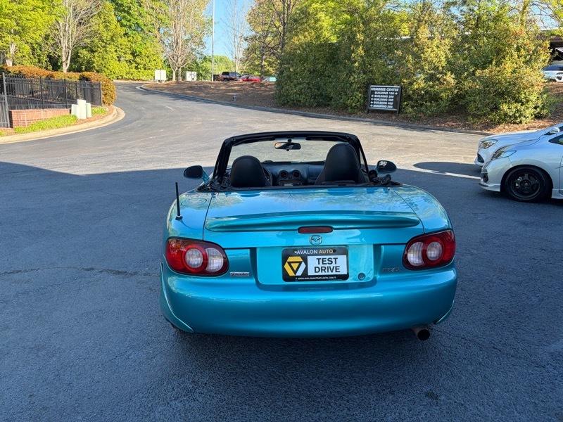 Mazda MX-5 Miata Base 2003