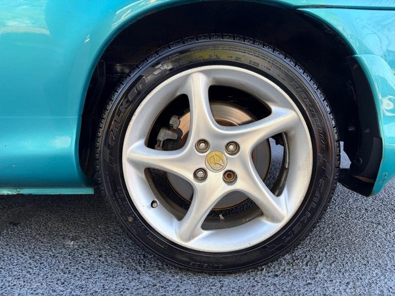 Mazda MX-5 Miata Base 2003