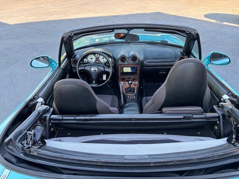 Mazda MX-5 Miata Base 2003