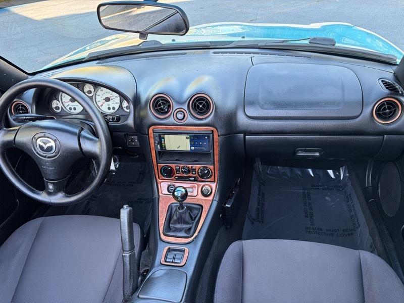 Mazda MX-5 Miata Base 2003