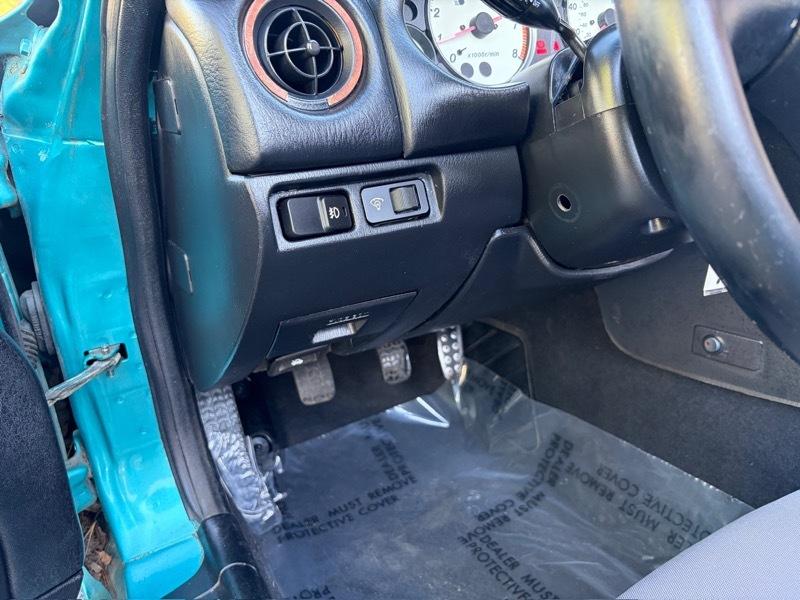 Mazda MX-5 Miata Base 2003