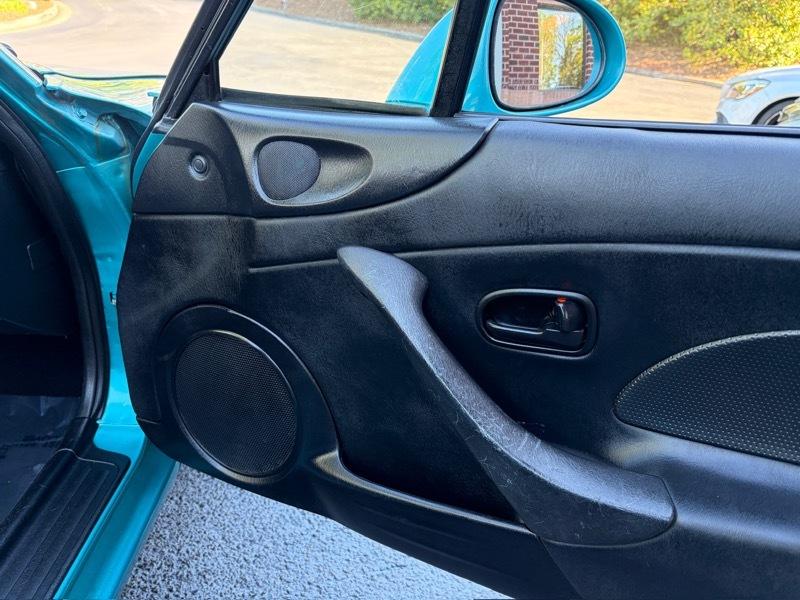 Mazda MX-5 Miata Base 2003