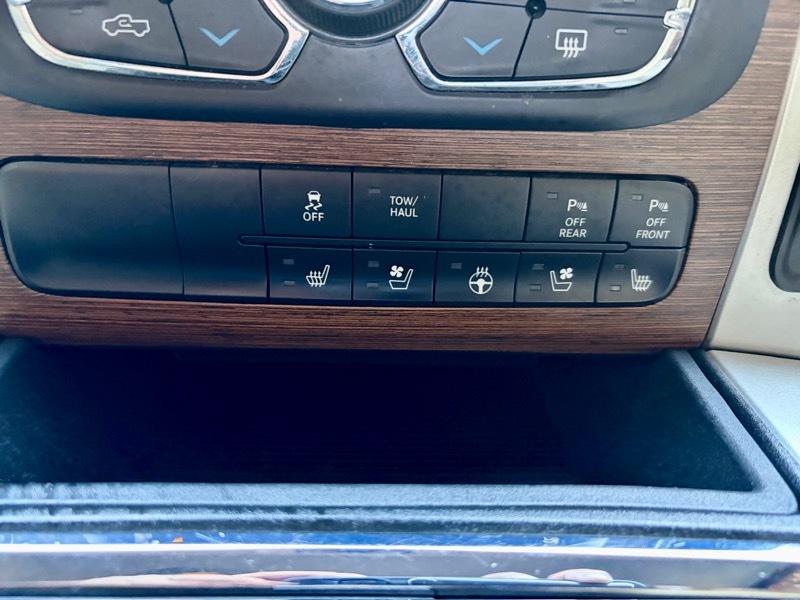 RAM 1500 Laramie Crew Cab SWB 4WD 2016