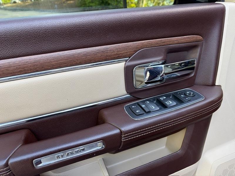 RAM 1500 Laramie Crew Cab SWB 4WD 2016