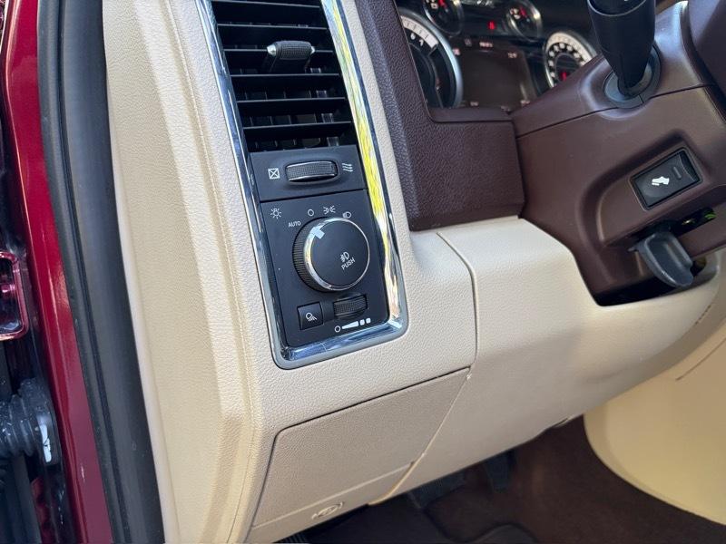 RAM 1500 Laramie Crew Cab SWB 4WD 2016