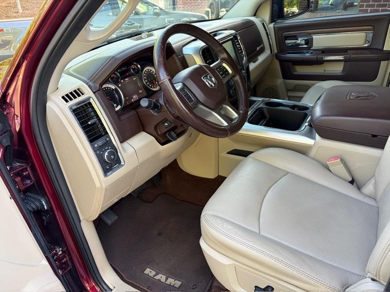 RAM 1500 Laramie Crew Cab SWB 4WD 2016