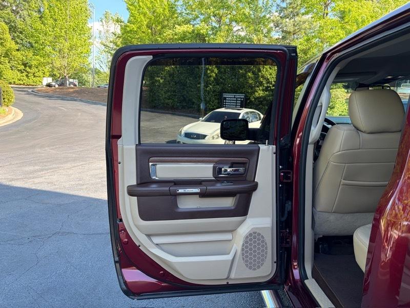 RAM 1500 Laramie Crew Cab SWB 4WD 2016