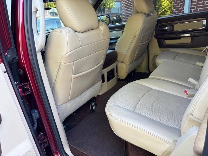 RAM 1500 Laramie Crew Cab SWB 4WD 2016