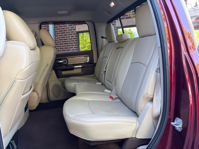 RAM 1500 Laramie Crew Cab SWB 4WD 2016