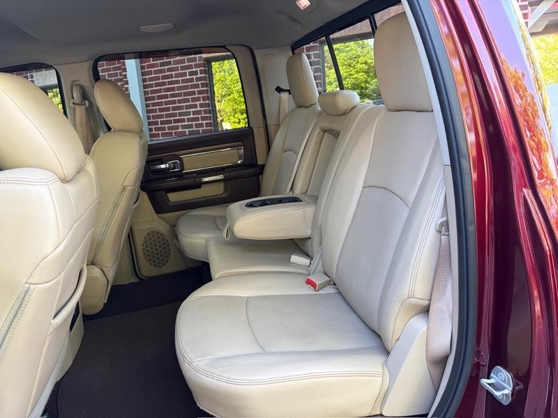 RAM 1500 Laramie Crew Cab SWB 4WD 2016