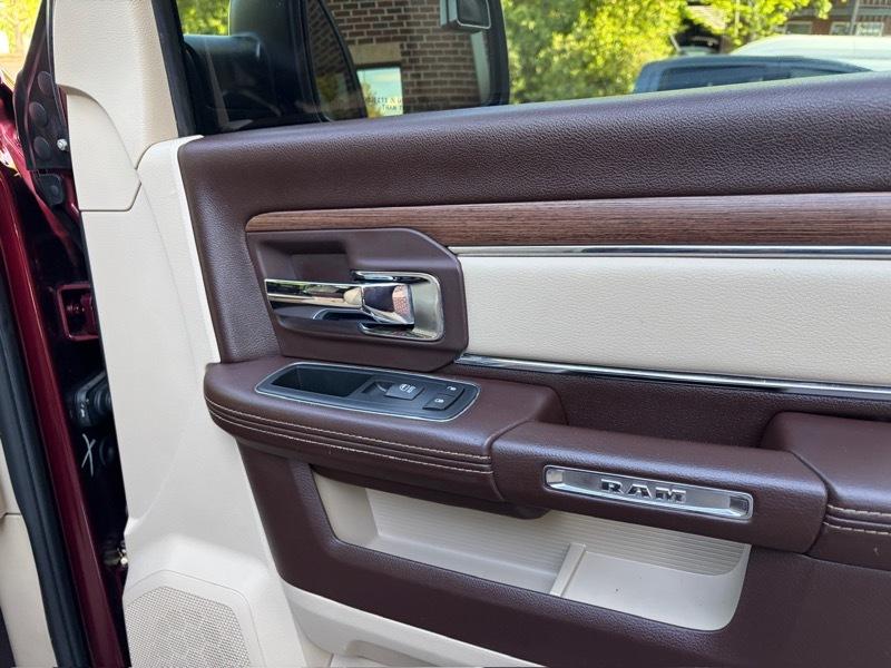 RAM 1500 Laramie Crew Cab SWB 4WD 2016