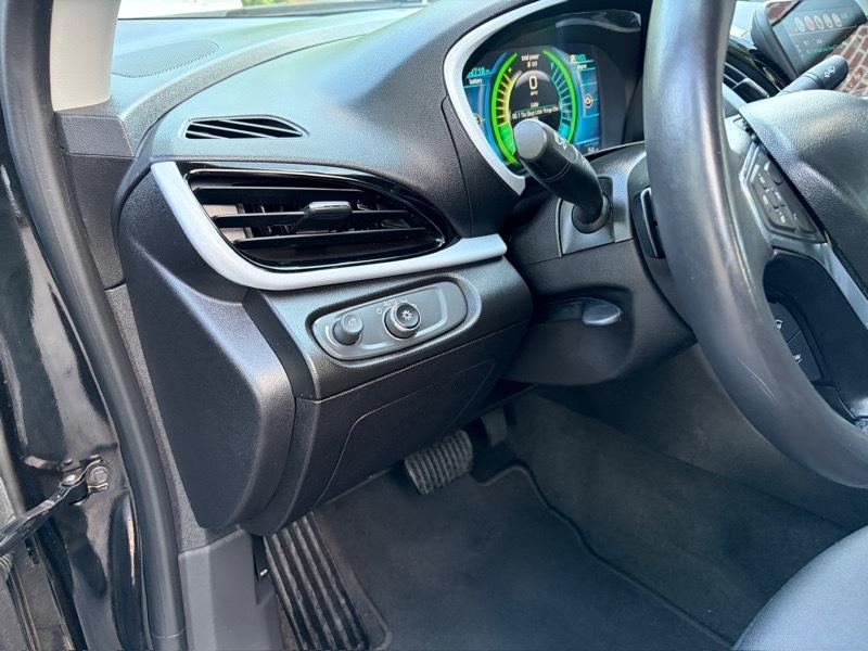 Chevrolet Volt LT w/ Standard Emission Package 2017