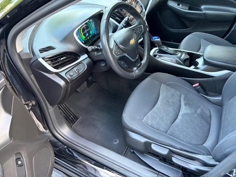 Chevrolet Volt LT w/ Standard Emission Package 2017