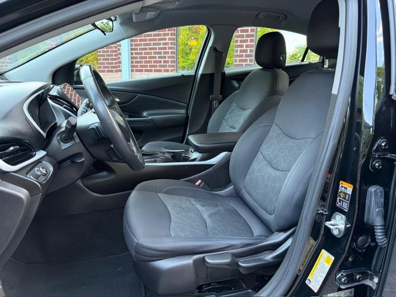 Chevrolet Volt LT w/ Standard Emission Package 2017