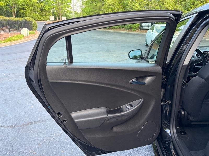 Chevrolet Volt LT w/ Standard Emission Package 2017