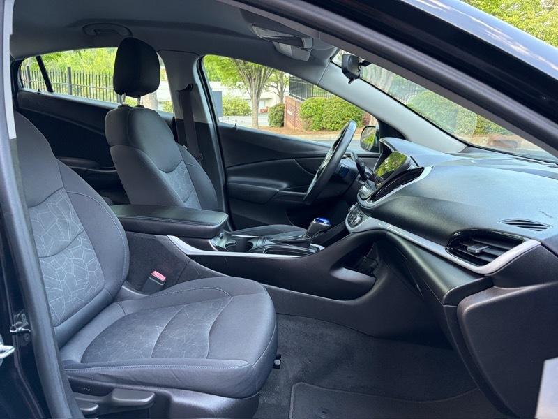 Chevrolet Volt LT w/ Standard Emission Package 2017