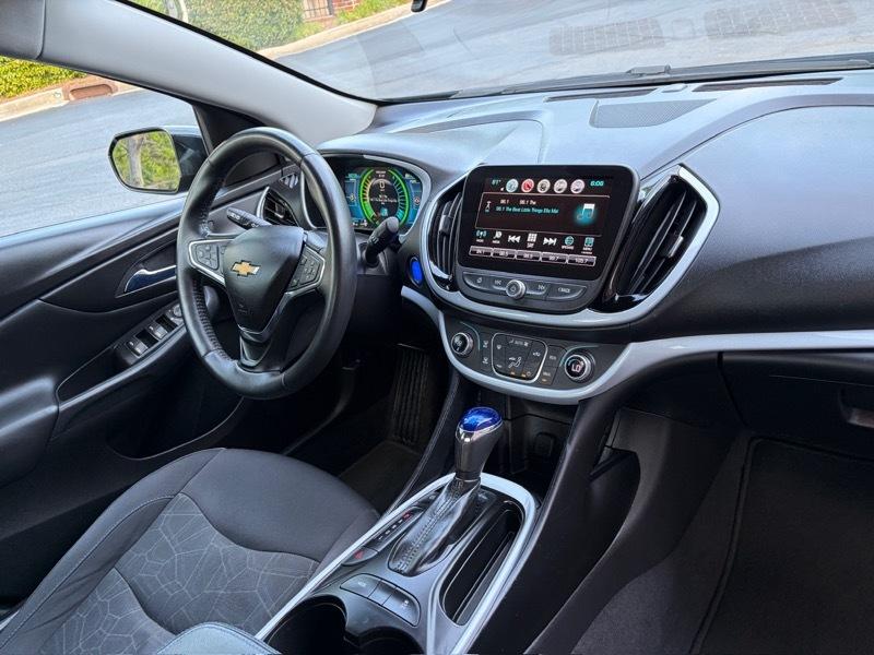 Chevrolet Volt LT w/ Standard Emission Package 2017