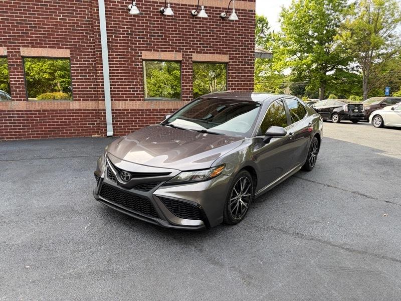 Toyota Camry SE 2022
