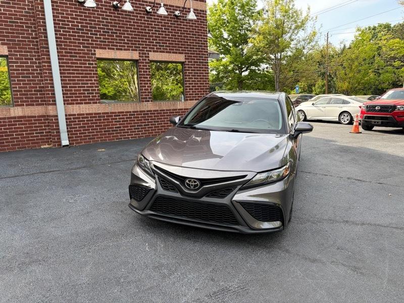Toyota Camry SE 2022