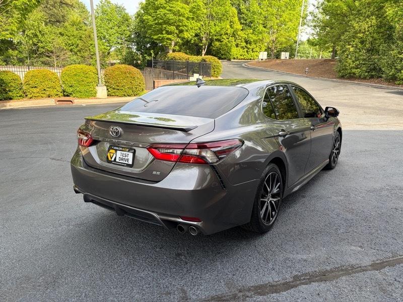 Toyota Camry SE 2022