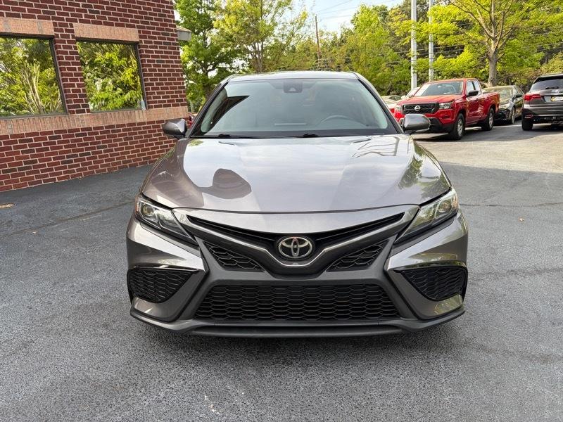 Toyota Camry SE 2022