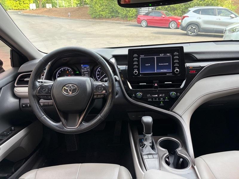 Toyota Camry SE 2022