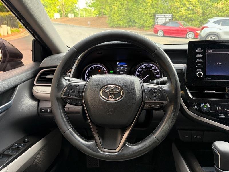 Toyota Camry SE 2022