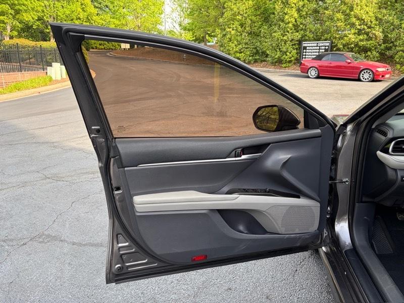 Toyota Camry SE 2022