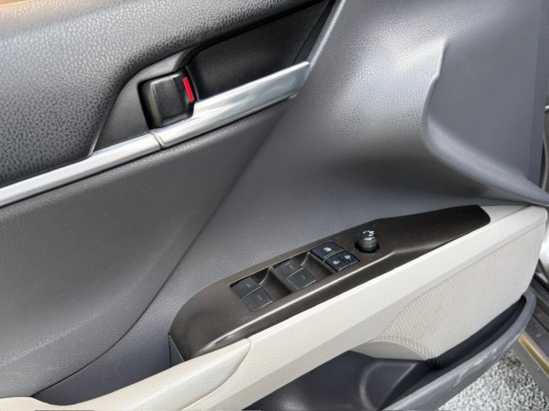 Toyota Camry SE 2022