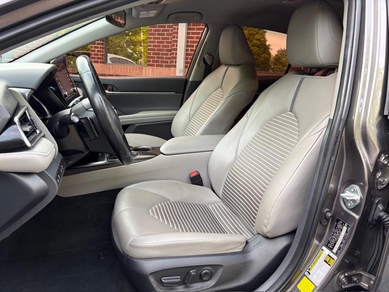 Toyota Camry SE 2022