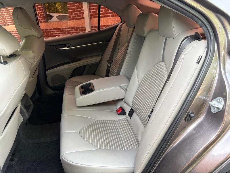 Toyota Camry SE 2022