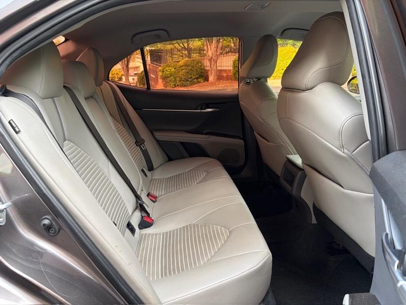 Toyota Camry SE 2022